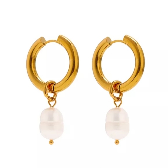 Gorgeous Round Dangle Pearl Hoop Earrings - Picture 7 of 7